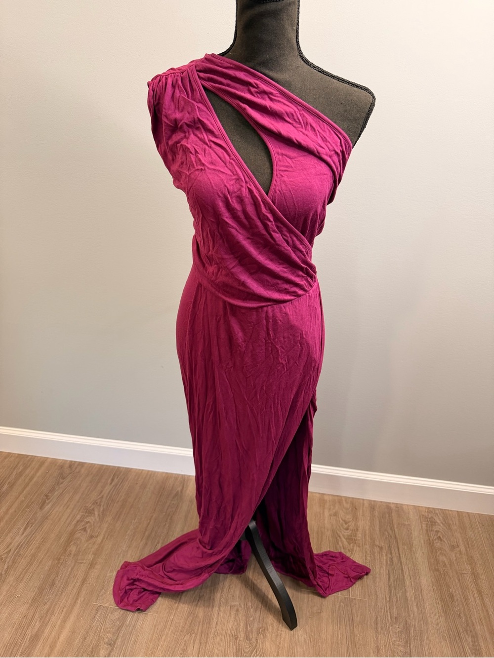 REBDOLLS One-Shoulder Magenta Wrap Dress